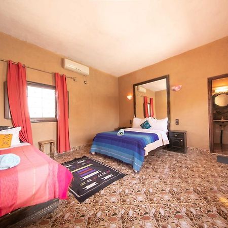 L'Homme Du Desert A Merzouga Bagian luar foto