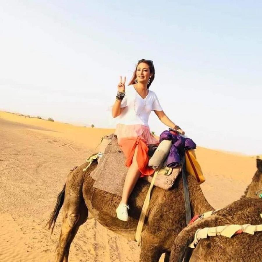 L'Homme Du Desert A Merzouga Bagian luar foto