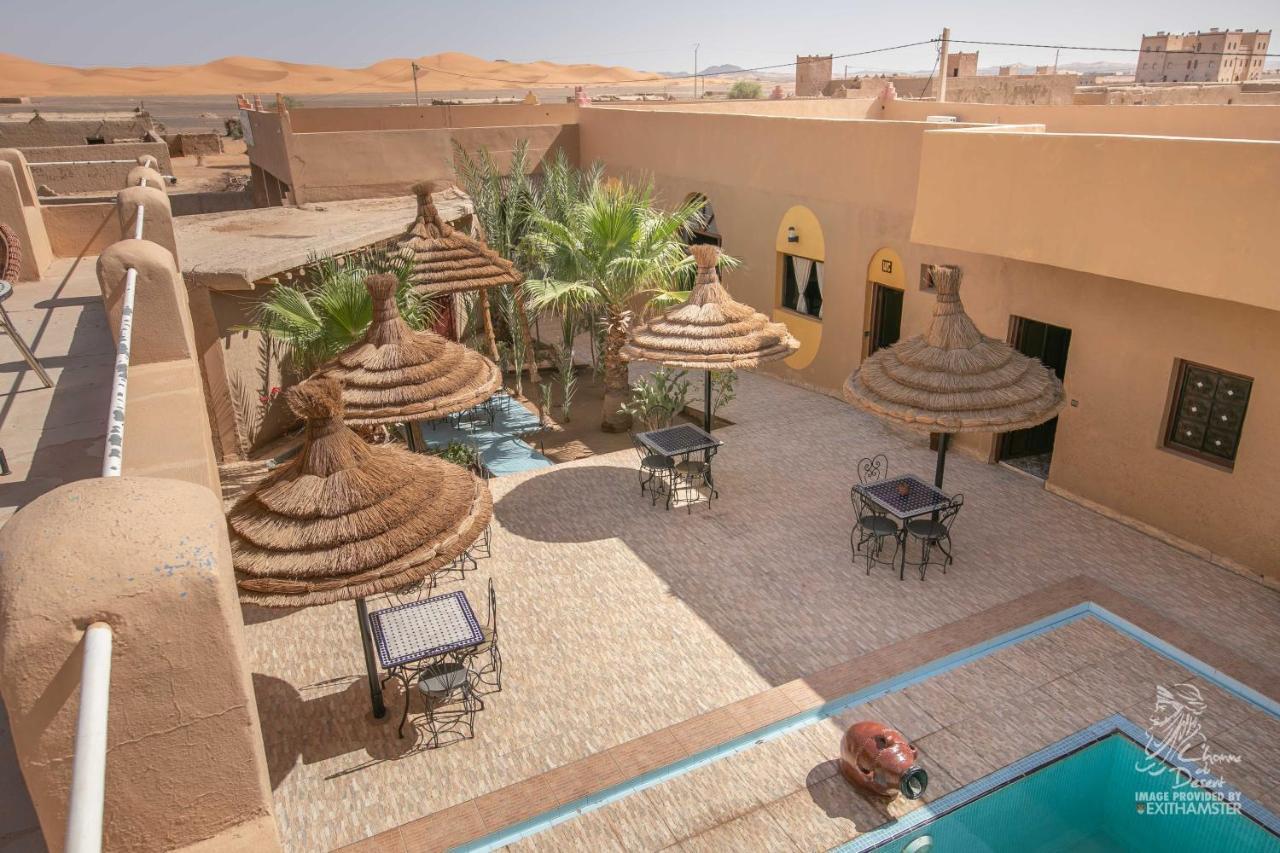 L'Homme Du Desert A Merzouga Bagian luar foto