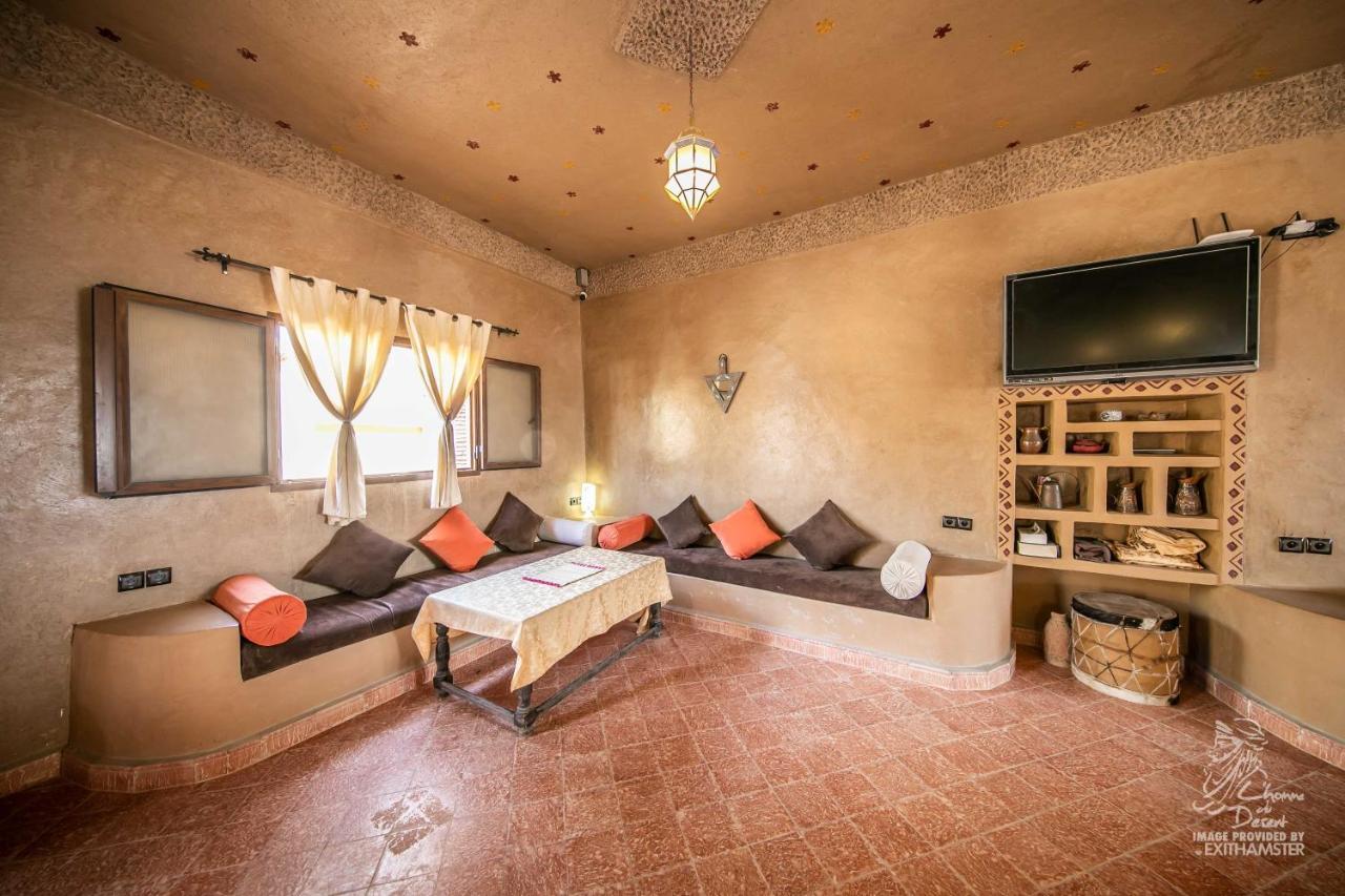 L'Homme Du Desert A Merzouga Bagian luar foto
